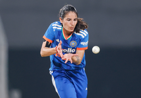 ऑस्ट्रेलिया के खिलाफ एकमात्र टेस्ट से बाहर हुईं रेणुका ठाकुर, काश्वी गौतम को मिला मौका