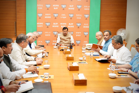 भाजपा मुख्यालय में महामंत्रियों की पहली बैठक, आगामी विधानसभा चुनावों पर मंथन