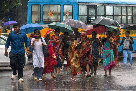 पश्चिम बंगाल, ओडिशा और झारखंड में भारी बारिश की चेतावनी, मछुआरों को तटों के पास न जाने की सलाह