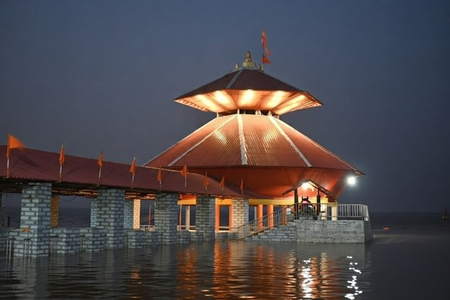 महाशिवरात्रि विशेष : महादेव की चमत्कारी दुनिया, समुद्र की लहरों से शिवलिंग का जलाभिषेक