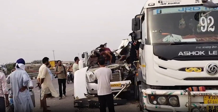 पंजाब: बठिंडा-बीकानेर हाईवे पर ट्रक से टकराई ट्रैवलर, चार अमरनाथ तीर्थयात्रियों की मौके पर मौत