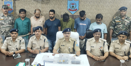 बोकारो पुलिस की बड़ी स्ट्राइक, अमन साहू और प्रिंस खान गिरोह के 7 गुर्गे गिरफ्तार, मुठभेड़ में एक अपराधी घायल