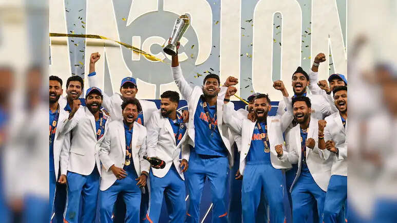 ICC Ranking: टीम इंडिया ने वर्ल्ड क्रिकेट में गाड दिये झंडे, वनडे और टी20 में बनी नंबर 1, टेस्ट क्रिकेट में लगा झटका
