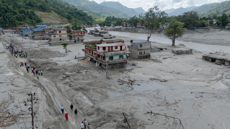 नेपाल त्रासदी : बाढ़ में जान गंवाने वालों की संख्या 469 पहुंची, 977 लोग अब भी लापता