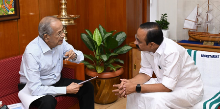 केरल: सीएम सतीशन और मेट्रो मैन श्रीधरन ने नए रेल कॉरिडोर पर चर्चा की