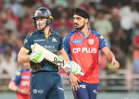 आईपीएल: एक ही ओवर में 11 बॉल फेंक गए अर्शदीप, 5 अन्य गेंदबाज भी कर चुके ऐसा