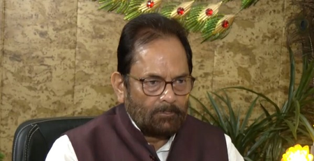 हंगामा करने के बजाय चर्चा में विपक्षी सांसदों को हिस्सा लेना चाहिए : नकवी