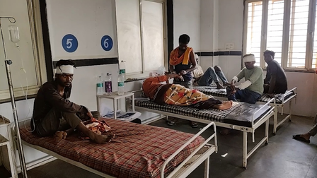 छतरपुर में हादसा: ब्रेक फेल होने के बाद चलती बस से कूदे मजदूर, एक की मौत, 15 घायल