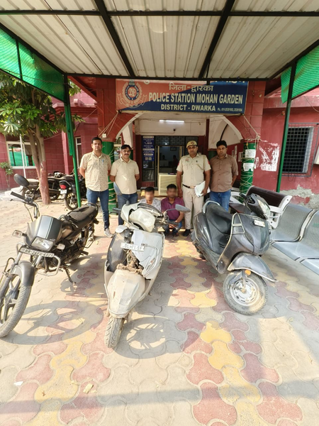 दोपहिया वाहनों पर करते थे हाथ साफ, सीसीटीवी बने सुराग, दिल्ली पुलिस ने दबोचे तीन शातिर चोर
