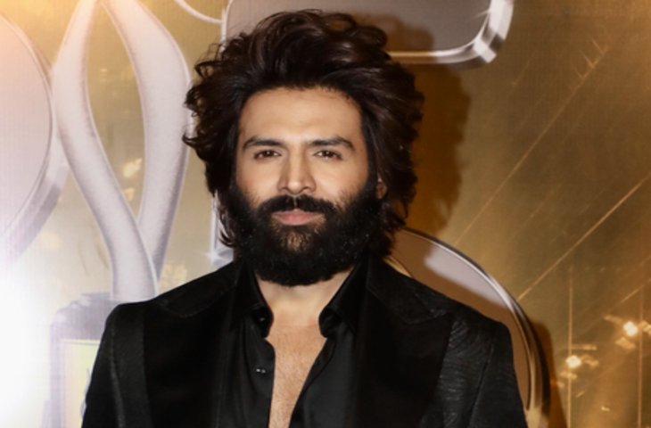 'नागजिला' हुडी और आइकॉनिक 'आशिकी' गिटार के साथ नजर आए कार्तिक आर्यन, पोस्ट में बताई जगह