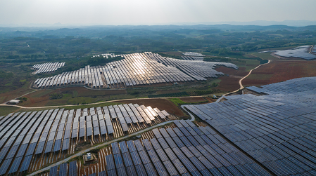 चीन ने दुनिया की सबसे बड़ी अक्षय ऊर्जा प्रणाली का निर्माण किया