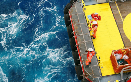 होर्मुज संकट से दुनिया भर की अर्थव्यवस्था पर असर: रिपोर्ट