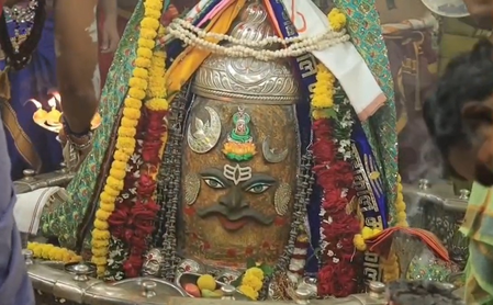 बाबा महाकाल का भाद्रपद कृष्ण पक्ष प्रतिपदा पर भांग से अद्‌भुत शृंगार, बड़ी संख्या में भस्म आरती में शामिल हुए श्रद्धालु