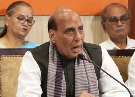 'बांग्लादेश की तर्ज पर सत्ता परिवर्तन चाहता है विपक्ष', राजनाथ सिंह का कांग्रेस पर हमला