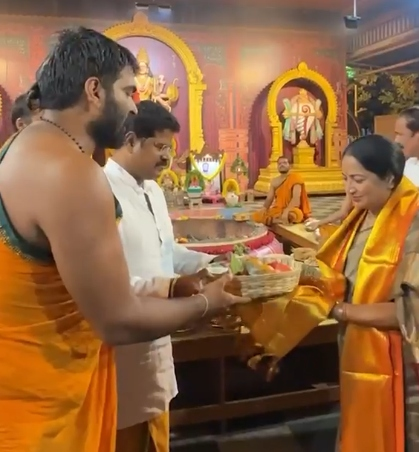 तमिलनाडु दौरे पर सीएम रेखा गुप्ता, वेल्लूर स्थित श्री लक्ष्मी नारायणी मंदिर में की पूजा-अर्चना