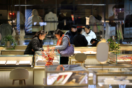 जनवरी-फरवरी में उपभोक्ता वस्तुओं की कुल खुदरा बिक्री में 2.8% की वृद्धि : चीनी वाणिज्य मंत्रालय