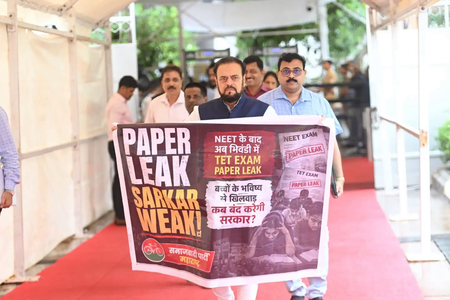 ‘बच्चों की शिक्षा और भविष्य के साथ खिलवाड़ हो रहा है’, पेपर लीक पर सपा नेता अबू आजमी का बयान