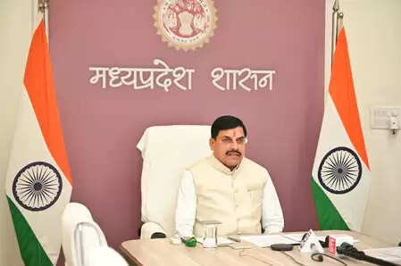 राजा काले और तरुण भट्टाचार्य तानसेन अलंकरण