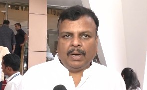 मुंबई: भारी बारिश के बीच मैनहोल हादसा, भाजपा ने कार्रवाई और विपक्ष ने जवाबदेही की मांग की
