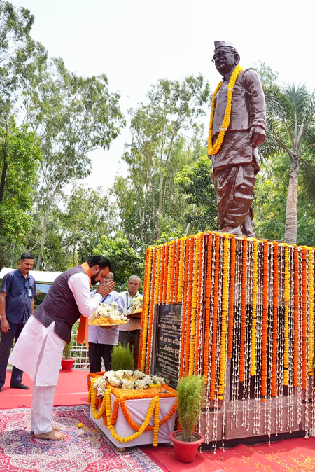 बिहार के पूर्व मुख्यमंत्री सत्येंद्र नारायण सिन्हा की जयंती पर राज्यपाल, मुख्यमंत्री समेत कई नेताओं ने दी श्रद्धांजलि