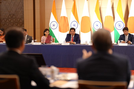 हाई-टेक कंपनियों के लिए बीआईएस प्रमाणन नियमों में ढील देगा भारत, सेमीकंडक्टर और एआई निवेश को मिलेगा बढ़ावा: पीयूष गोयल