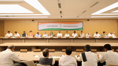 वंदे मातरम विवाद: कर्नाटक कांग्रेस ने फैसले का समर्थन किया, भाजपा ने पार्टी को घेरा