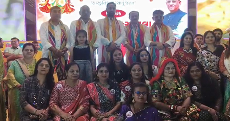 सावरकुंडला में भव्य ‘पीले पतंगिया शरदोत्सव’ का आयोजन, हजारों लोगों ने किया रास-गरबा