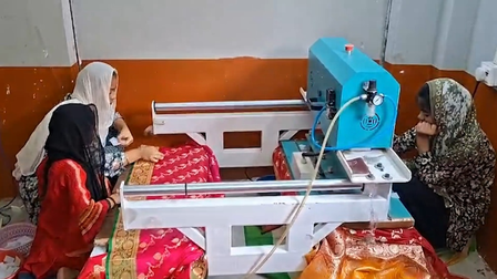 साड़ी फैक्ट्री से सिल्क बैग तक, चंदौली में स्वयं सहायता समूह लिख रहे आत्मनिर्भरता की नई कहानी
