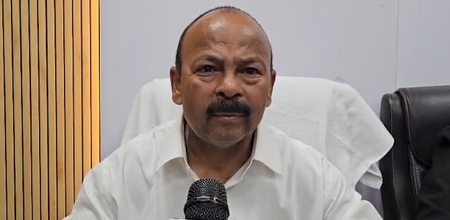लखनऊ में तोड़फोड़ का विवाद बढ़ा, वकीलों ने लाठीचार्ज का आरोप लगाया