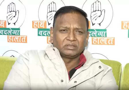 गीता पाठ को अनिवार्य करने पर उदित राज का निशाना, कहा- 'गिर सकता है शिक्षा का स्तर'