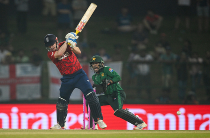 टी20 वर्ल्ड कप: कप्तान हैरी ब्रूक ने खेली शतकीय पारी, इंग्लैंड ने पाकिस्तान को 2 विकेट से हराया