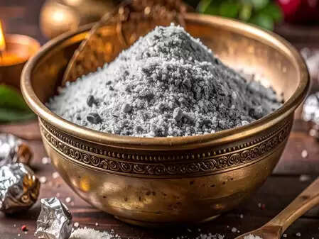 रजत भस्म: चांदी के शोधन से बना पाउडर त्वचा को देगा नई ऊर्जा, मिलेगा प्राकृतिक निखार