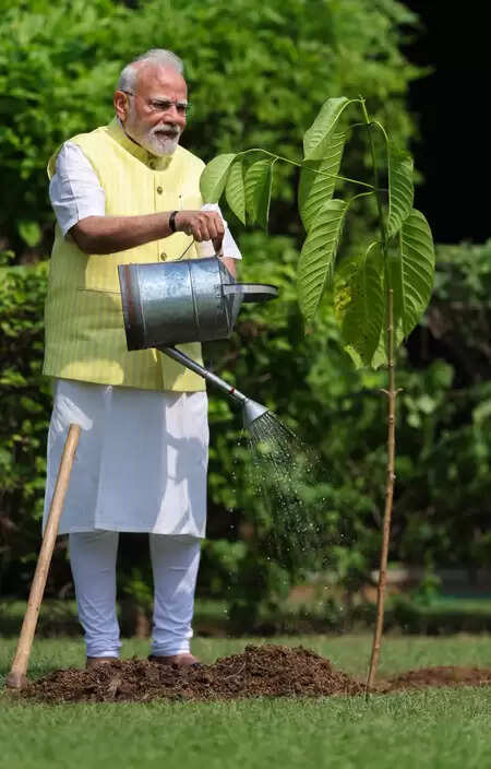 पर्यावरण और स्थिरता के प्रति बहुत समर्पित हैं किंग चार्ल्स तृतीय: पीएम मोदी