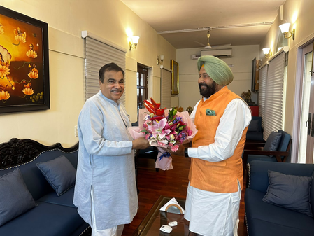 पंजाब भाजपा प्रमुख ने नितिन गडकरी से की मुलाकात, इंफ्रास्ट्रक्चर प्रोजेक्ट्स पर हुई चर्चा