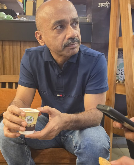 वायरल होने की दौड़ में लोग अपनी असली पहचान खो रहे: विजय विक्रम सिंह