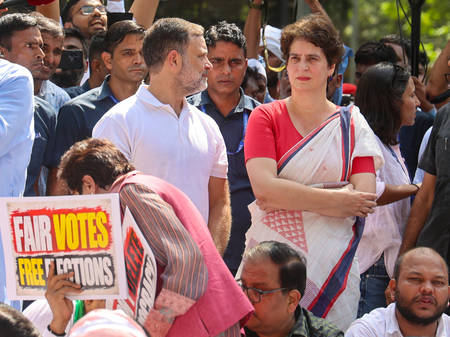 एसआईआर के खिलाफ सत्याग्रह पर एफआईआर को लेकर कांग्रेस का हमला, जयराम रमेश ने उठाए सवाल