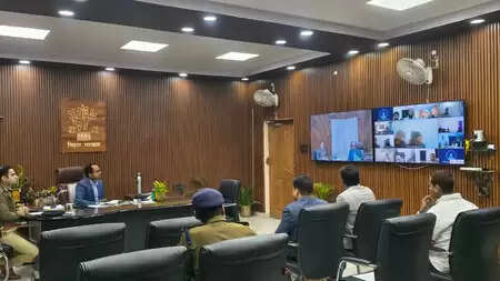 बिहार: नवादा में सरस्वती पूजा पर विधि एवं शांति व्यवस्था को लेकर समीक्षा बैठक