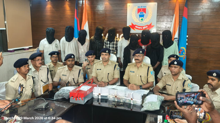 रांची में पेट्रोल पंपों और दुकानों में लूटपाट करने वाले गिरोह के 11 अपराधी गिरफ्तार