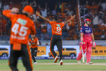 आईपीएल 2026: कौन हैं डेब्यू मैच में 'तहलका' मचाने वाले प्रफुल्ल हिंगे?