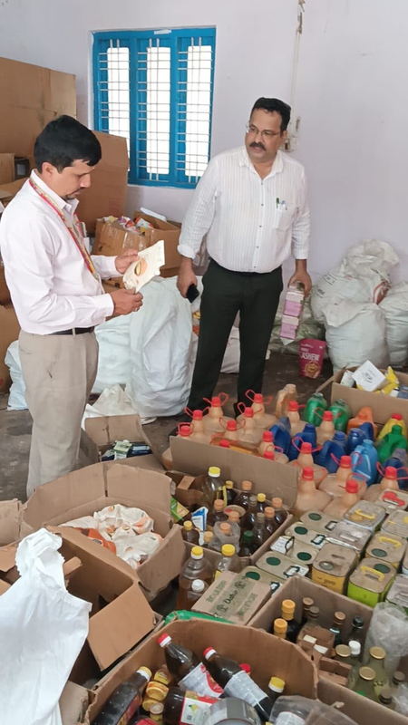 बेंगलुरु में 1.4 करोड़ से अधिक के एक्सपायर्ड और गलत लेबल वाले खाद्य पदार्थ व दवाइयां जब्त