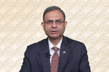 आरबीआई ने वित्त वर्ष 2027 के लिए लगाया 5.2 प्रतिशत मुद्रास्फीति का अनुमान, खाद्य और ईंधन कीमतों का बढ़ा दबाव
