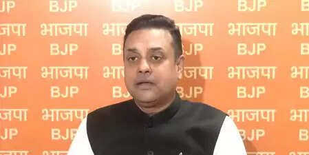 रेवंत रेड्डी के विवादित बयान पर संबित पात्रा का तंज, कहा- कांग्रेस पर विष्णु का सुदर्शन चक्र चल चुका है