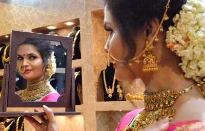 ट्रंप के सीजफायर ऐलान के बावजूद कीमती धातुओं में आई जोरदार तेजी, सोना 2 प्रतिशत से ज्यादा उछला, चांदी 6 प्रतिशत चढ़ी