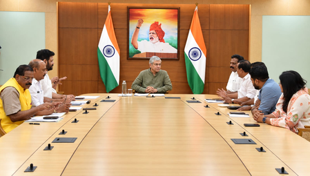 मोदी सरकार में केरलम का रेलवे आवंटन 10 गुना बढ़कर वित्त वर्ष 27 में 3,795 करोड़ रुपए हुआ: अश्विनी वैष्णव