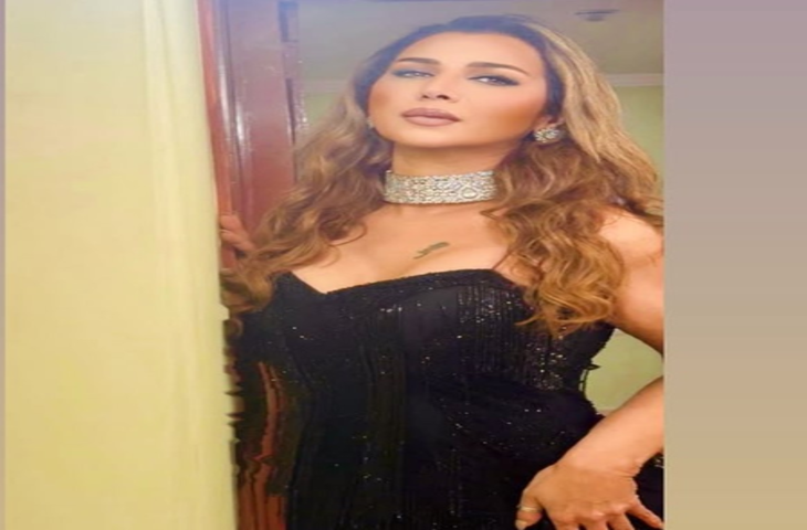 सुधा और ओम शिवपुरी की लाडली, जिसने 'आंखें' से मचाया धमाल, जानें कहां हैं 'लाल दुपट्टे वाली' अभिनेत्री?