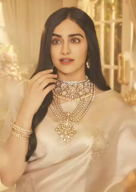 सोशल मीडिया सिर्फ प्रमोशन का जरिया नहीं, समाज में सकारात्मकता फैलाने का भी प्लेटफॉर्म : अदा शर्मा