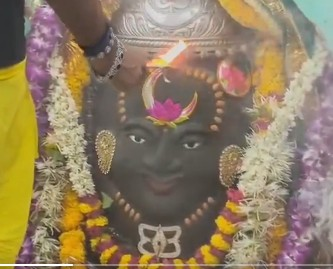 ज्येष्ठ अधिकमास की त्रयोदशी पर राजा के रूप में सजे बाबा महाकाल, उमड़ा भक्तों का सैलाब