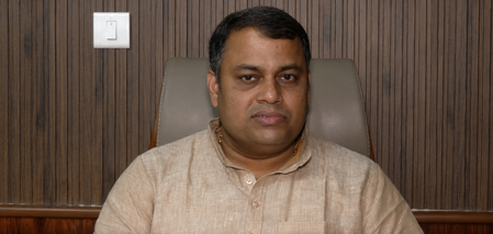 छात्रों के प्रदर्शन पर कंगना की टिप्पणी गलत, शिक्षा व्यवस्था पर उठे सवाल: सुभाषिश खुंटिया