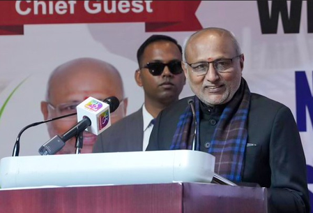 उपराष्ट्रपति राधाकृष्णन ने सीएसआर को बताया राष्ट्रीय प्रगति का केंद्र, संविधान के तमिल-गुजराती संस्करण का किया विमोचन