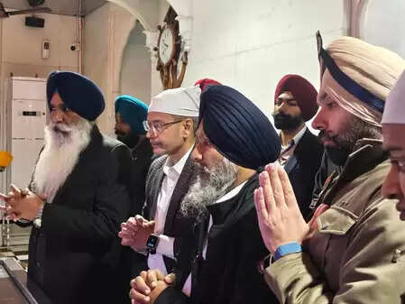 शहीदी सभा: डीजीपी ने गुरुद्वारा श्री फतेहगढ़ साहिब में टेका मत्था, सुरक्षा व्यवस्था का लिया जायजा